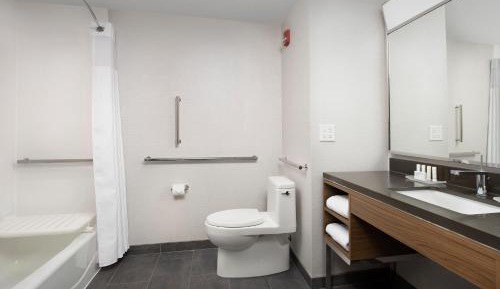 King Room - Mobility Access/Bathtub Accessible