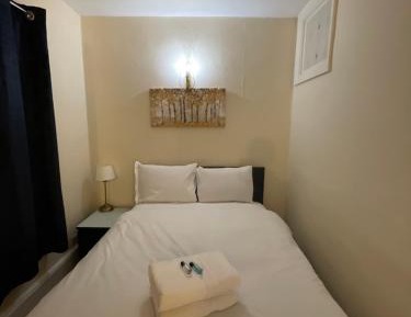 Single Room with Shared Bathroom