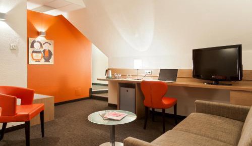 Double Room with 1 Double Bed and 1 Junior Bed