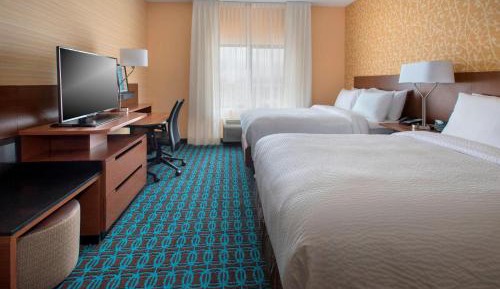 Queen Room with Two Queen Beds - Hearing Accessible