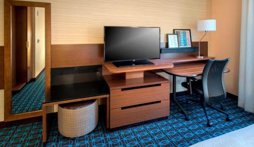 King Suite with Sofa Bed - Hearing Accessible