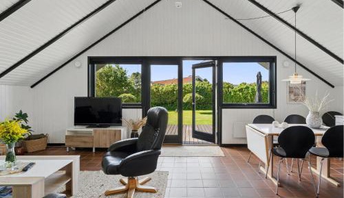 Three-Bedroom Vacation Home 