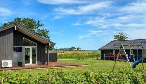 Three-Bedroom Vacation Home 