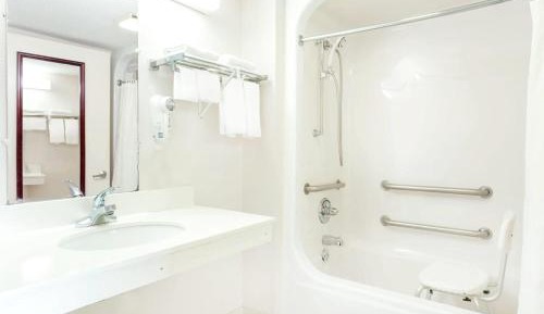 King Room - Disability Access/Non-Smoking