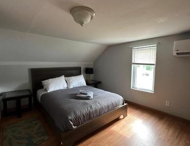 Deluxe Double Room with Side Sea View