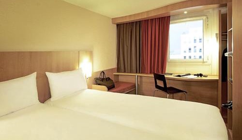 Standard Room with Two Single Beds