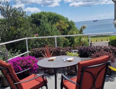 One-Bedroom Apartment with Terrace