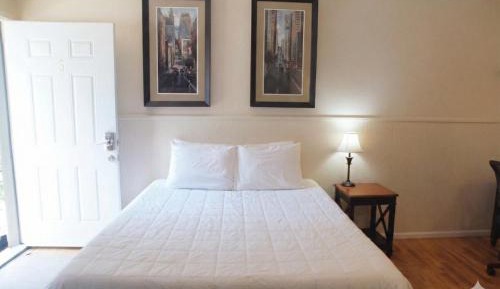 Queen Room with Garden View