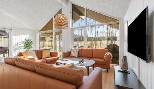 Twelve-Bedroom Holiday Home