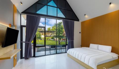 Standard King Room