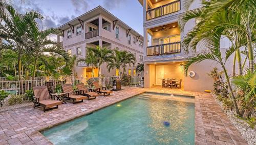 Eight-Bedroom Holiday Home