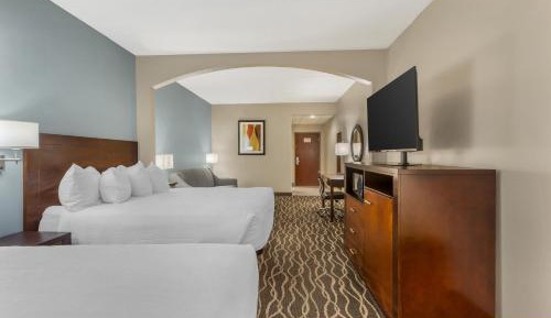 Queen Suite with Two Queen Beds and Sofa Bed