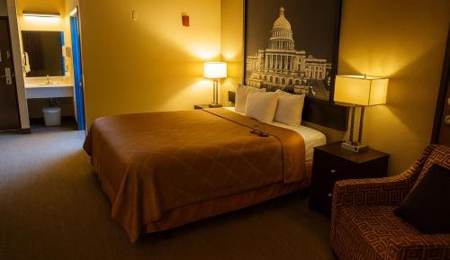 Deluxe King Suite
