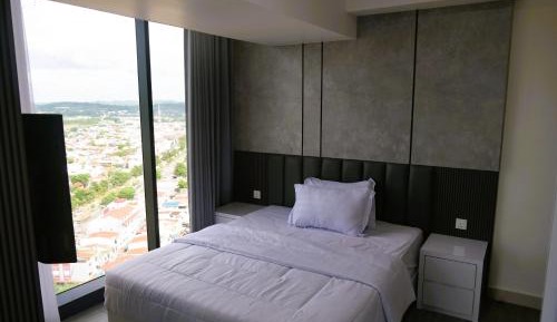 Apartment with City View