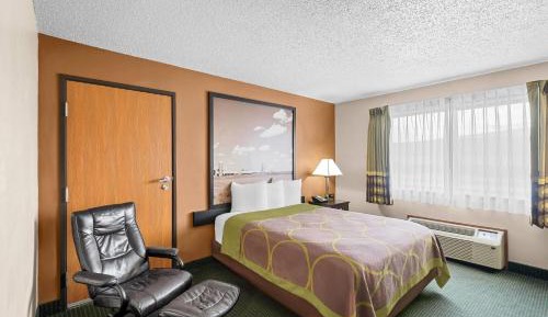 Queen Room - Non-Smoking