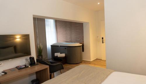 Double Room with Spa Bath