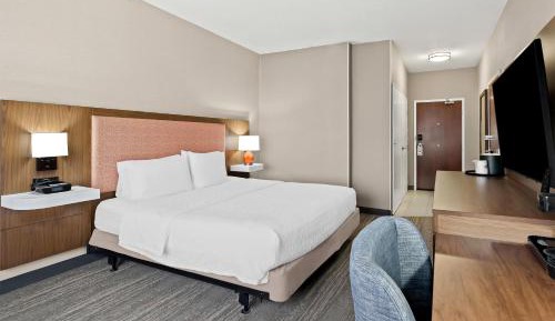 King Room with Accessible Tub - Mobility and Hearing Access/Non-Smoking