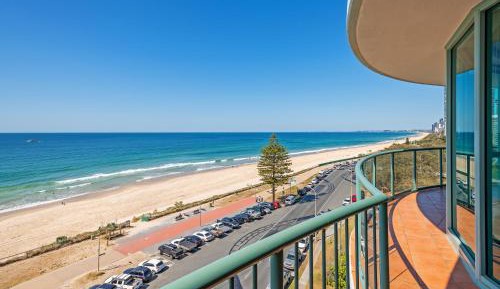 Two-Bedroom Deluxe Apartment with Ocean View