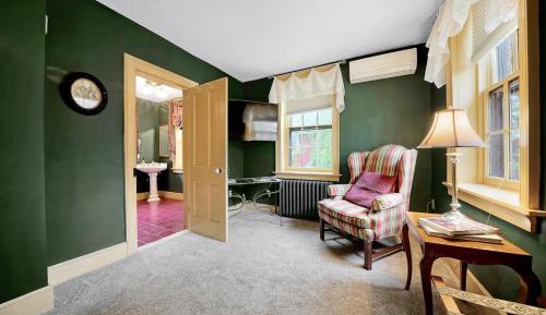 Queen Room with Garden View