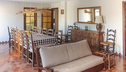 Seven-Bedroom Holiday Home