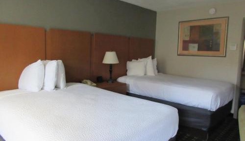 Quadruple Room with Roll-In Shower - Disability Access/Non Smoking