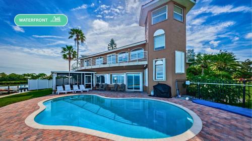 Five-Bedroom Holiday Home