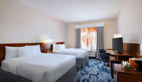Queen Room with Two Queen Beds - Hearing Accessible