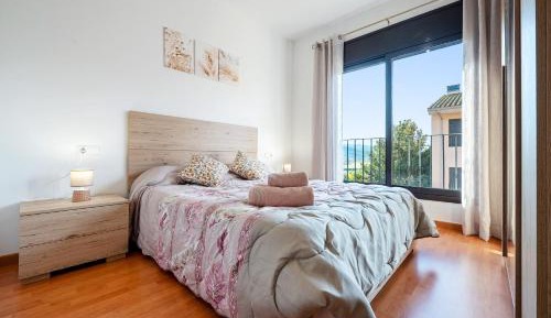 Two-Bedroom Deluxe Apartment with Balcony