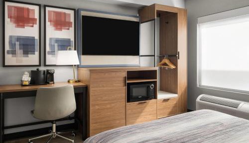 Queen Room with Bath Tub - Mobility/Hearing Accessible - Non-Smoking