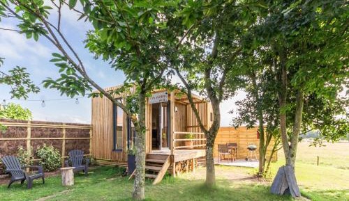 Holiday Home (2 adults)