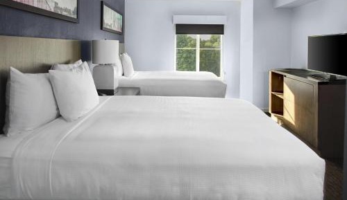 One-Bedroom Suite with Two Double Beds