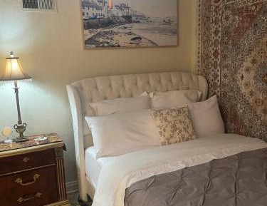 Deluxe Double Room (2 Adults + 1 Child)