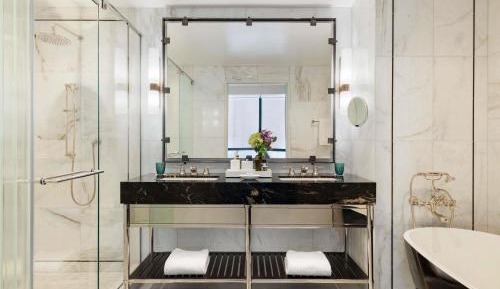 Signature One Bedroom King Suite