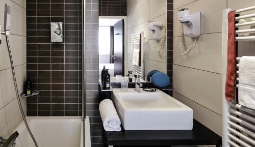 One-Bedroom Apartment (4 Adults)