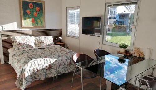 Apartment with Garden View