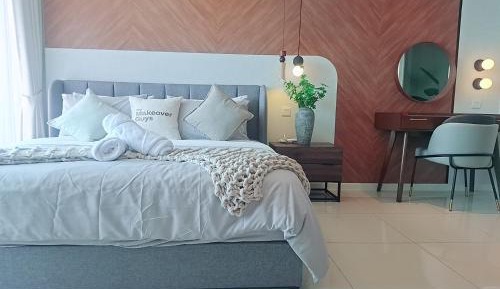 Deluxe One-Bedroom Apartment