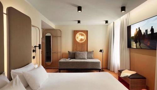 Superior Triple Room with One Double Bed and One Single Bed