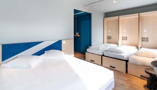 Smart Family Room with One Double and Three Single Beds