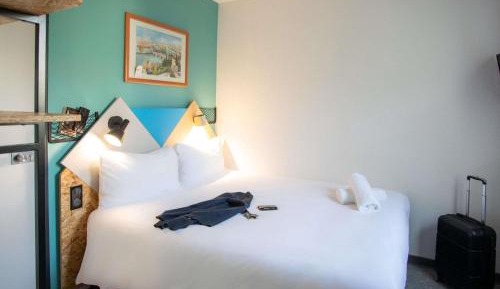 Little POP Single Room with One Double Bed