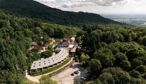 Traditional Lodge Room