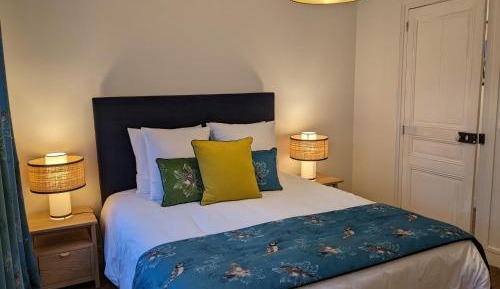 Deluxe King Suite