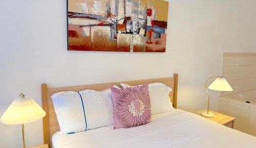 Studio with Spa Bath