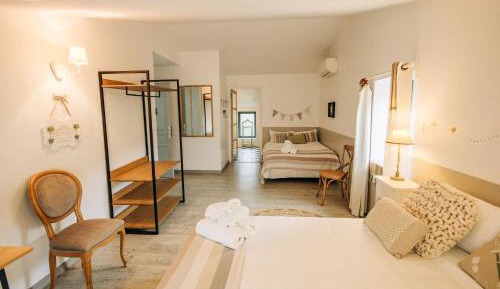 Suite with Mountain View