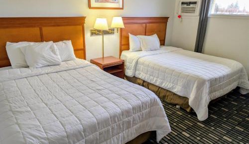 Queen Room with Two Queen Beds - No pets