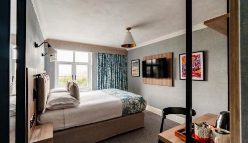 Lake-Facing Manor Room