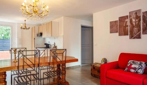 Two-Bedroom Deluxe Apartment with Garden View