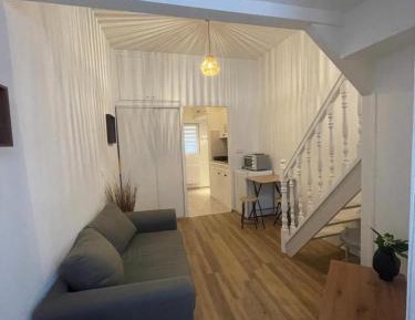 Apartment with Shower