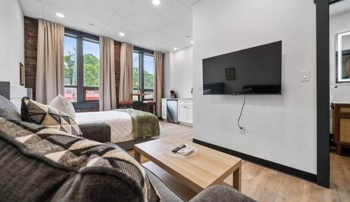 Studio Apartment with Queen Bed
