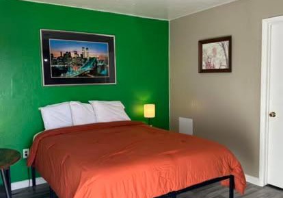 Queen Room