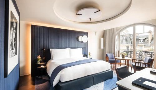 Eiffel View Deluxe Balcony Room